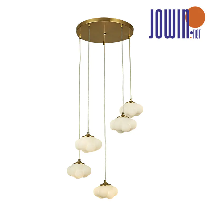 Conas lampa simplí pendant bíseach scamall a choinneáil?